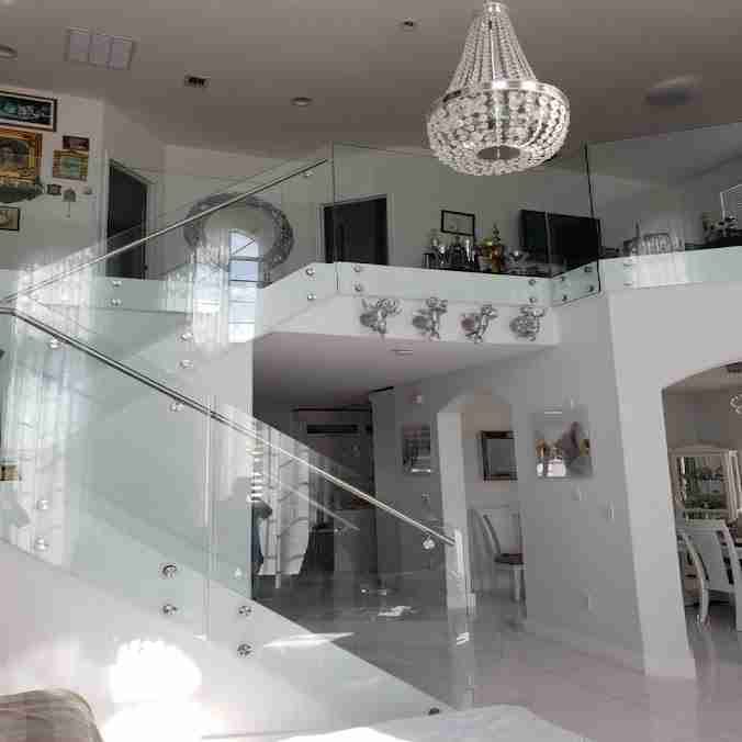 Frameless glass railing